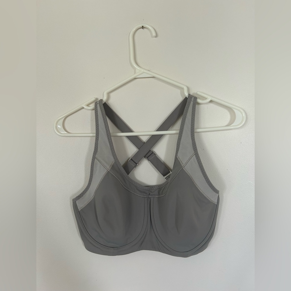 Athleta Women's Glory Sports Bra Light Gray Size 32DD